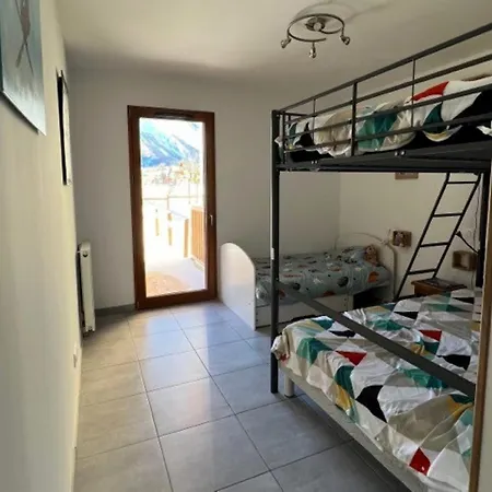 3 Pieces, 6 Pers., Terrasse, Jardin, Parking, Proche Pistes Et Navette, Serre Chevalier - Fr-1-762-51 *